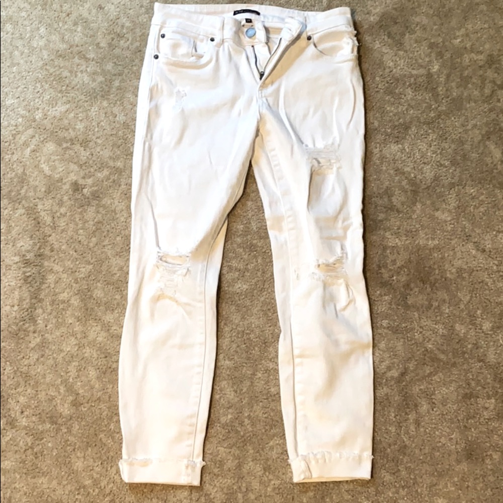 White distressed skinny jeans